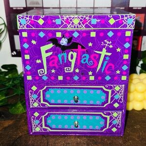 Disney Jr. Vampirina Fangtastic Purple Green Blue Jewelry Box